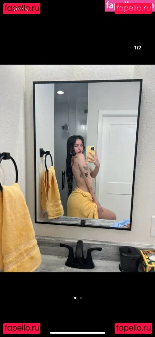 beebee Onlyfans Photo Gallery 