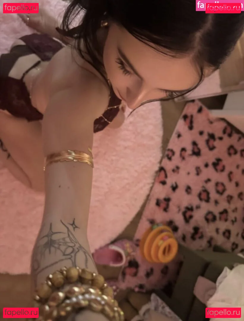 beebee Onlyfans Photo Gallery 