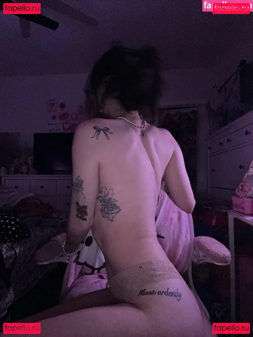 beebee Onlyfans Photo Gallery 