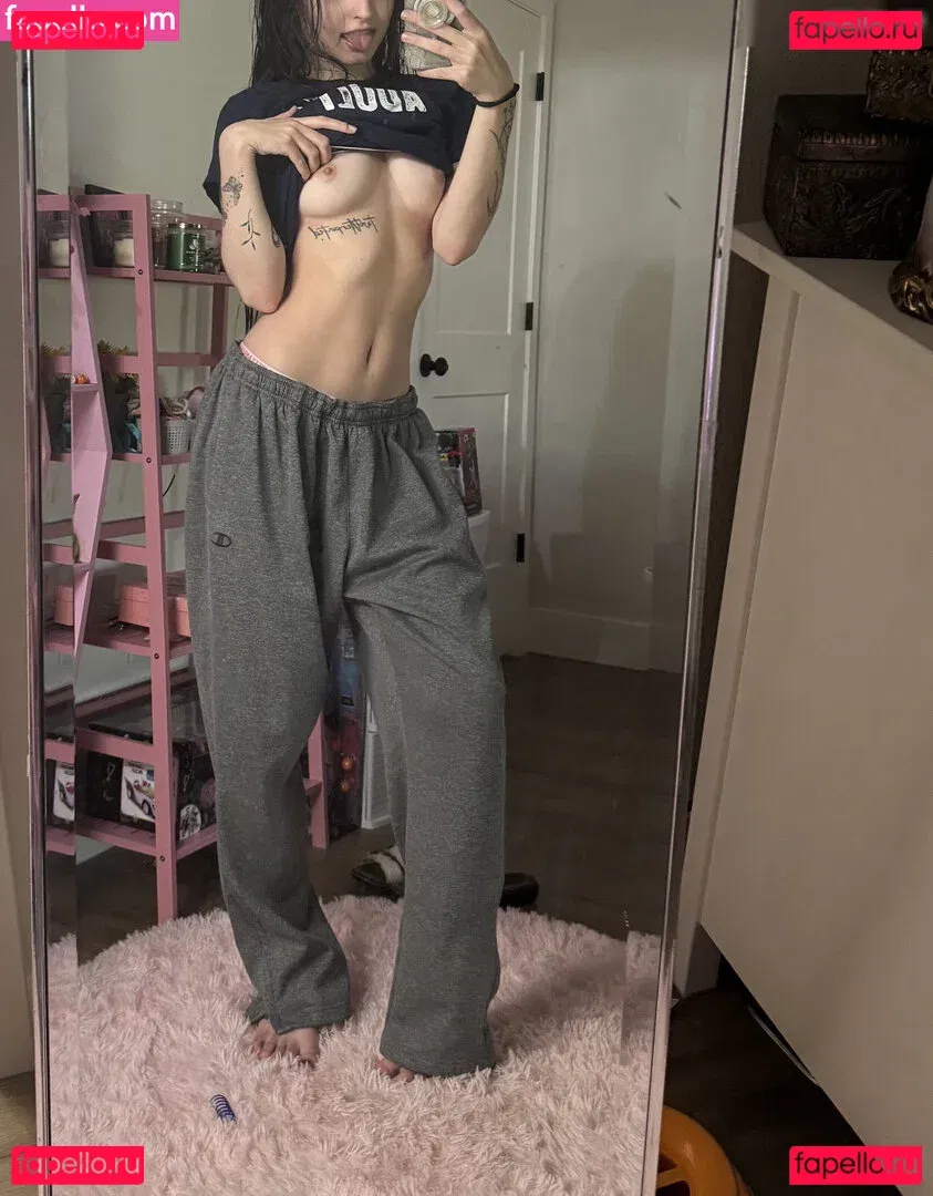 beebee Onlyfans Photo Gallery 