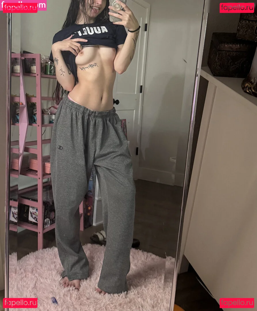 beebee Onlyfans Photo Gallery 