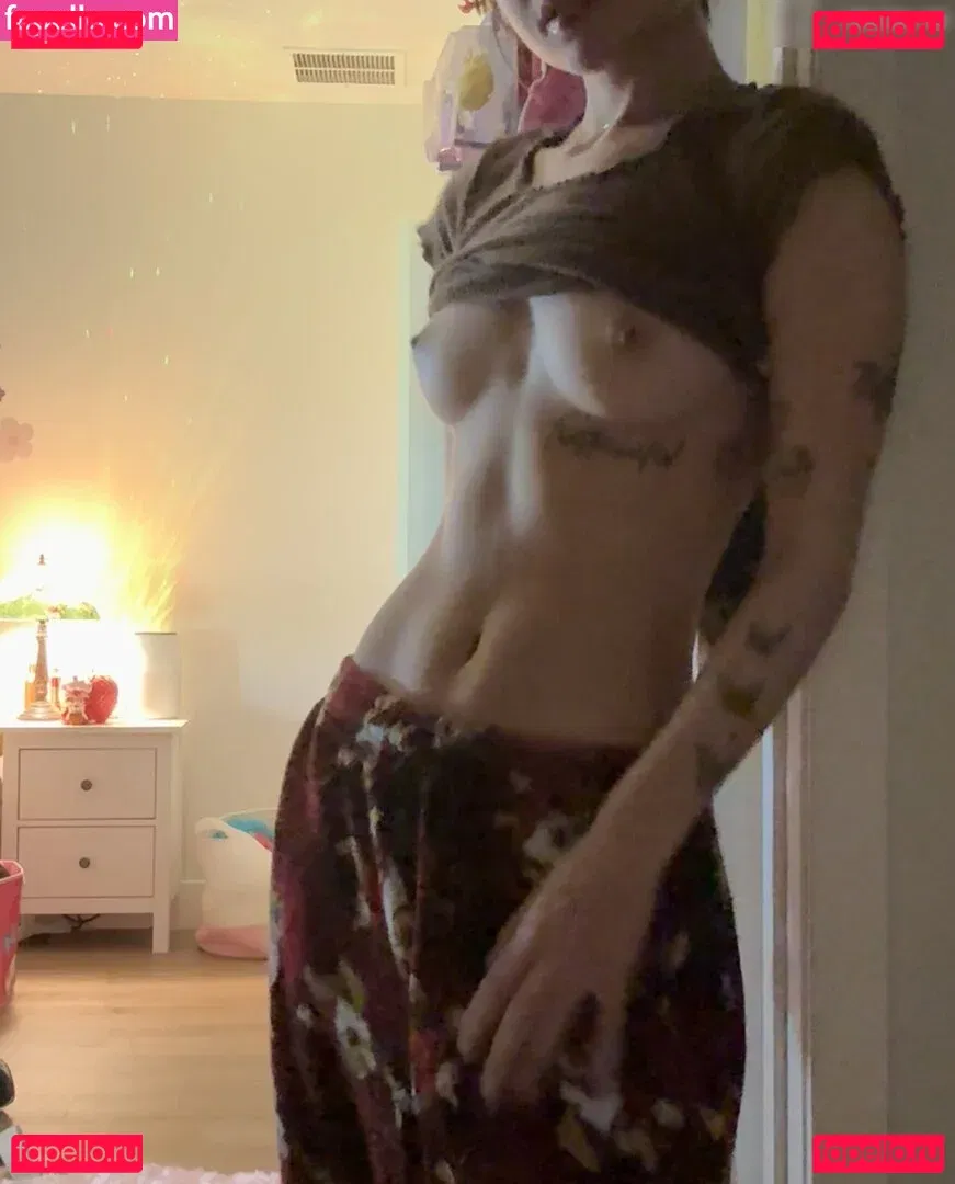 beebee Onlyfans Photo Gallery 