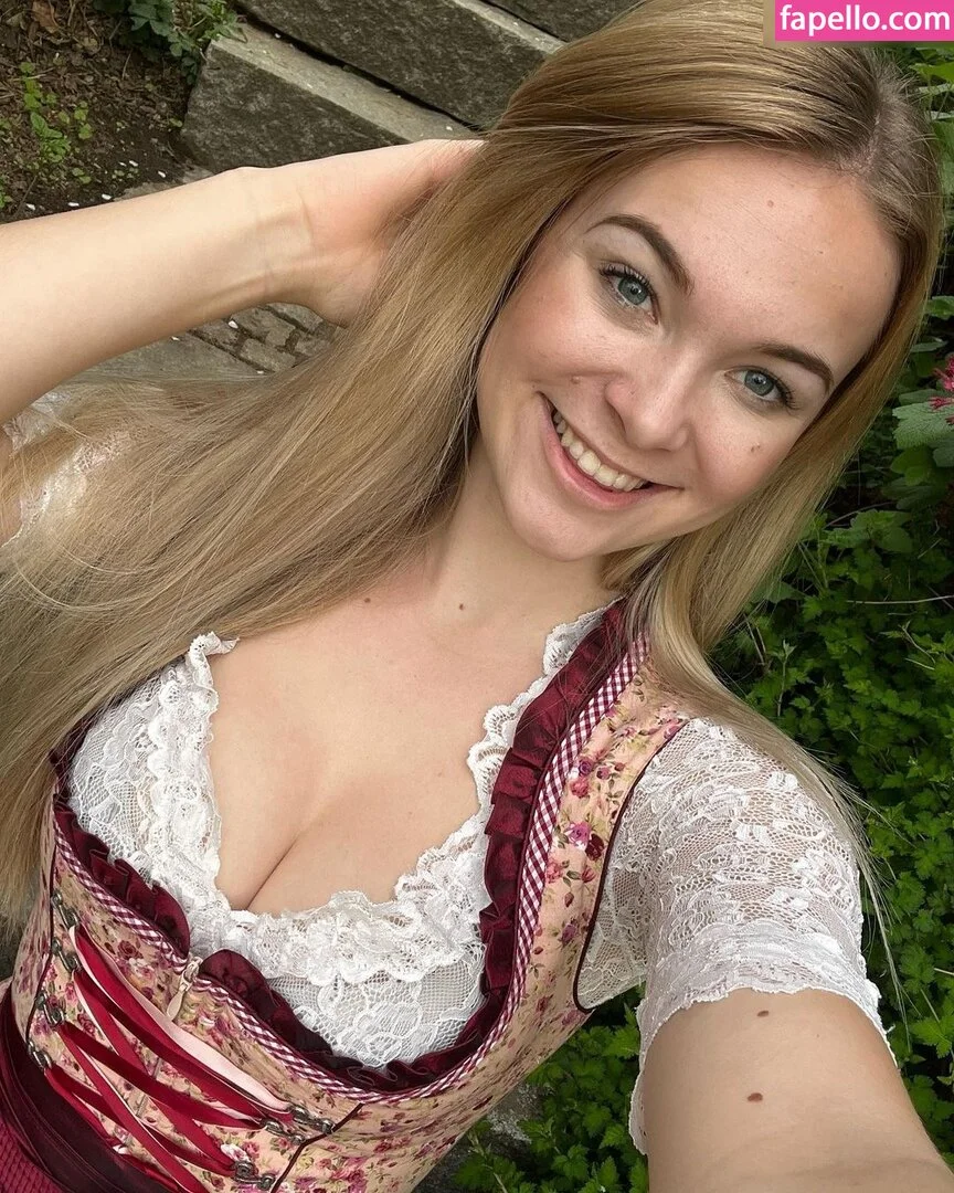 Nina Haberl Onlyfans Photo Gallery 