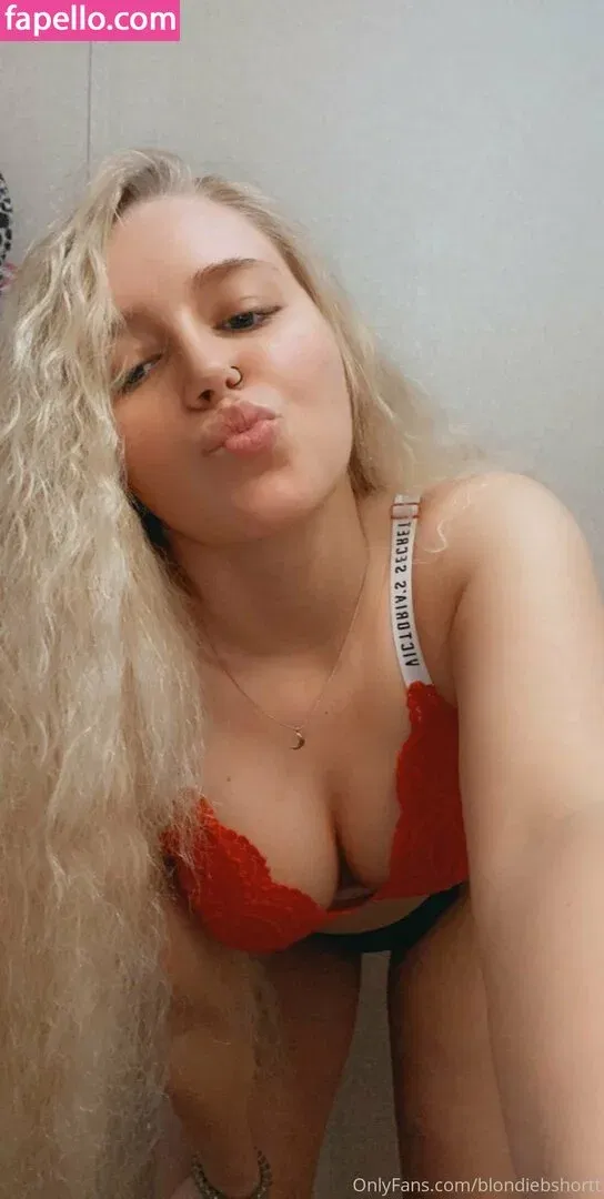 blondiebshortt Onlyfans Photo Gallery 