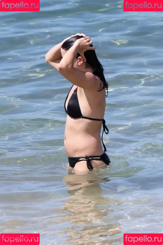 Neve Campbell Onlyfans Photo Gallery 