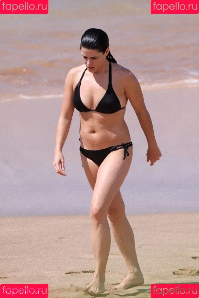 Neve Campbell Onlyfans Photo Gallery 