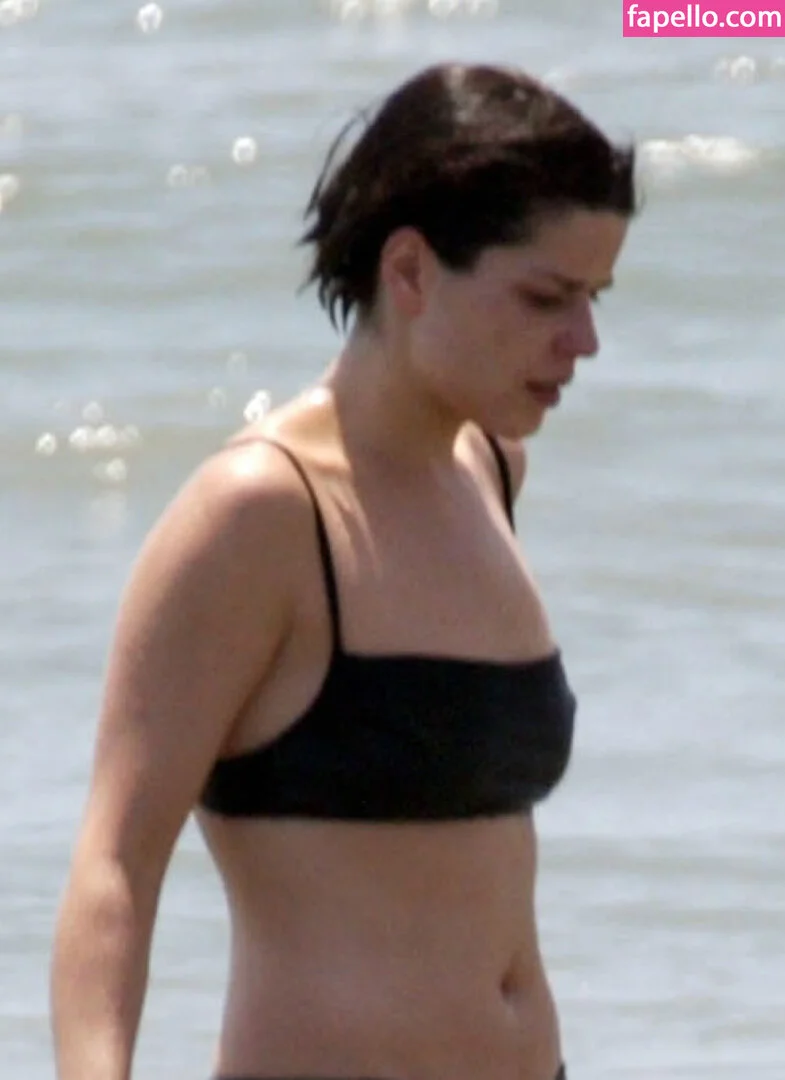Neve Campbell Onlyfans Photo Gallery 