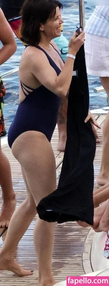 Neve Campbell Onlyfans Photo Gallery 