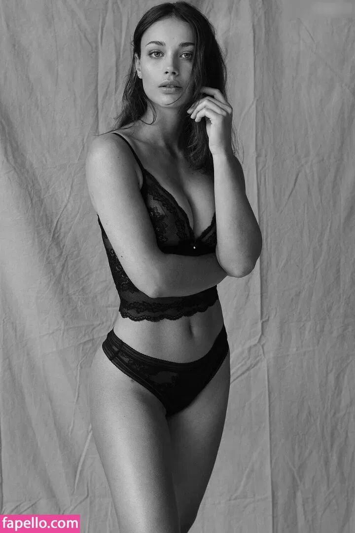 Helen Aurica Onlyfans Photo Gallery 