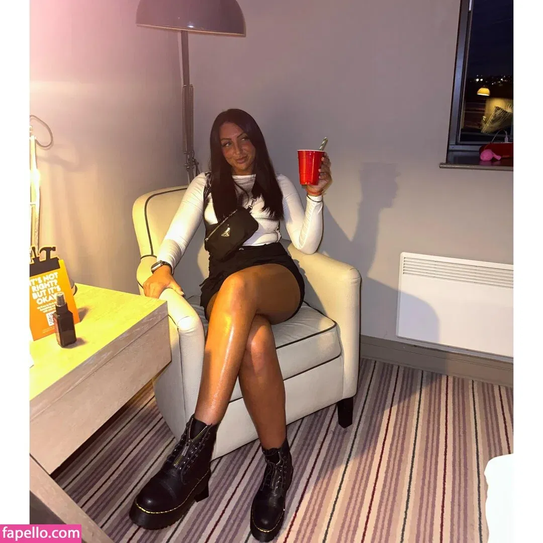 Popping Candy Onlyfans Photo Gallery 