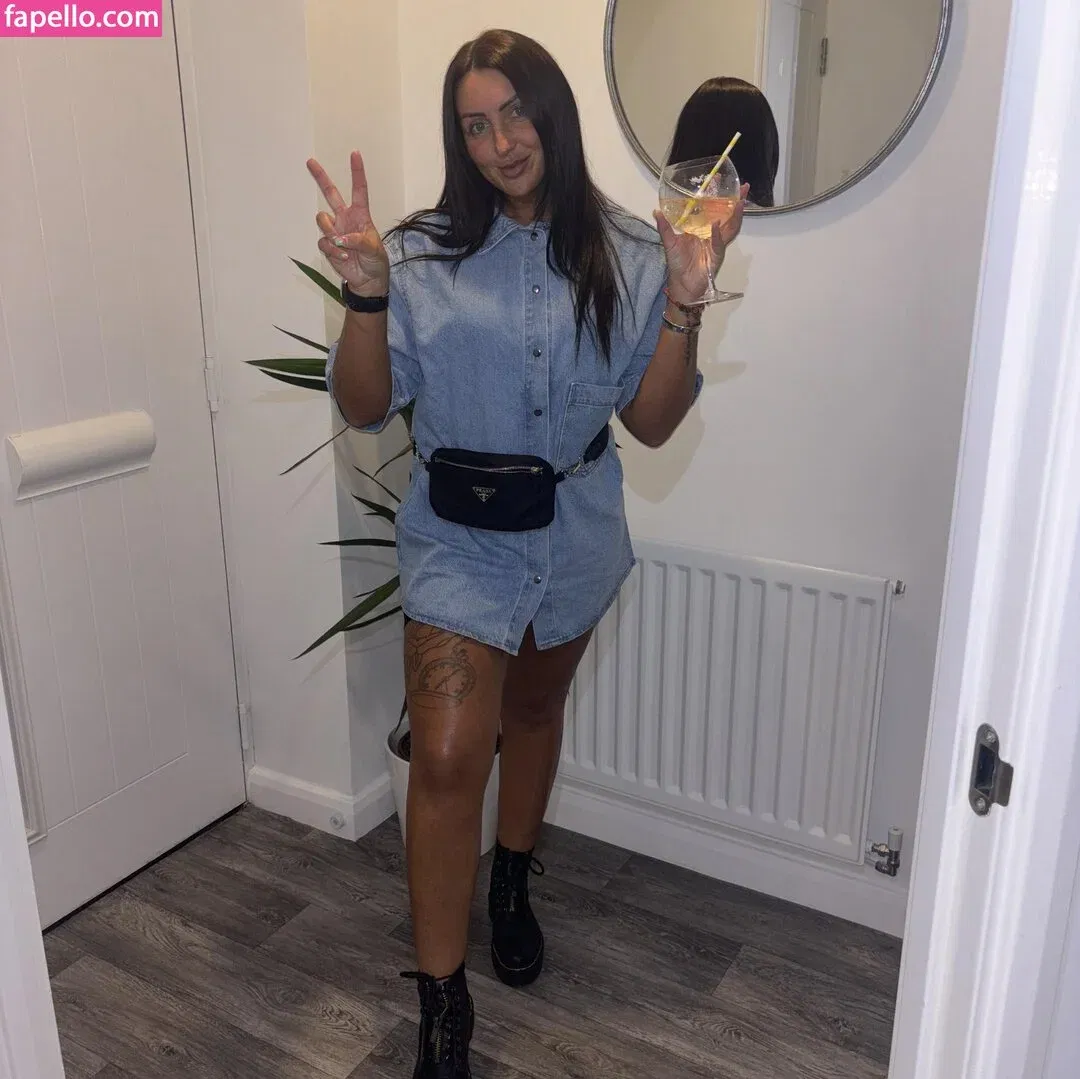 Popping Candy Onlyfans Photo Gallery 