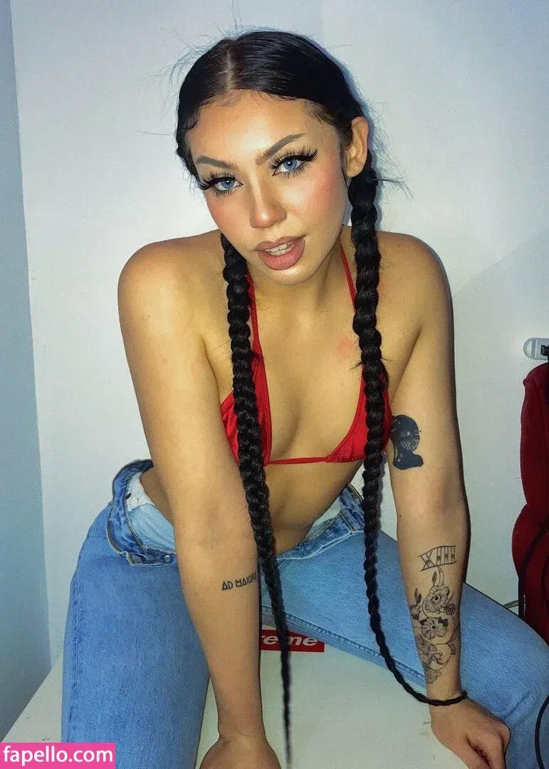 lilchrrybomb Onlyfans Photo Gallery 