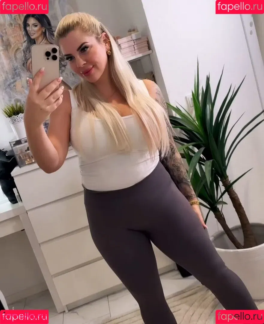 Jenny Frankhauser Onlyfans Photo Gallery 