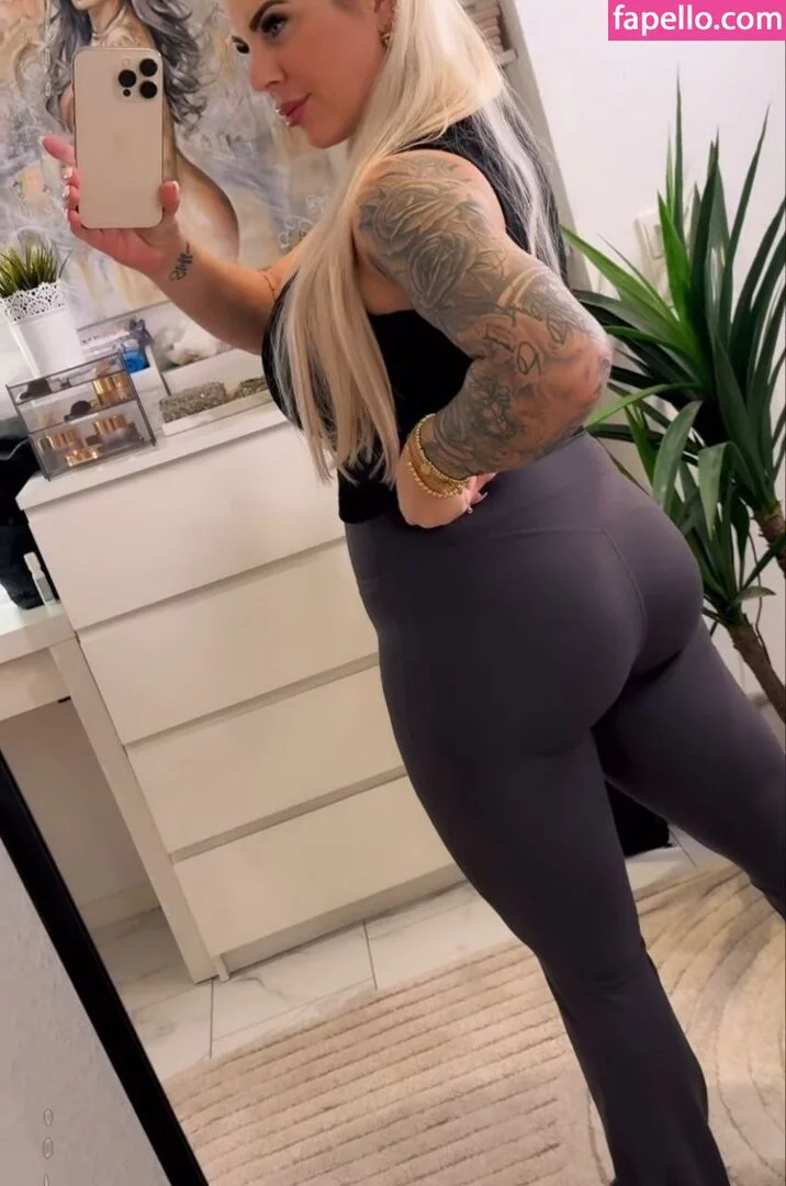 Jenny Frankhauser Onlyfans Photo Gallery 