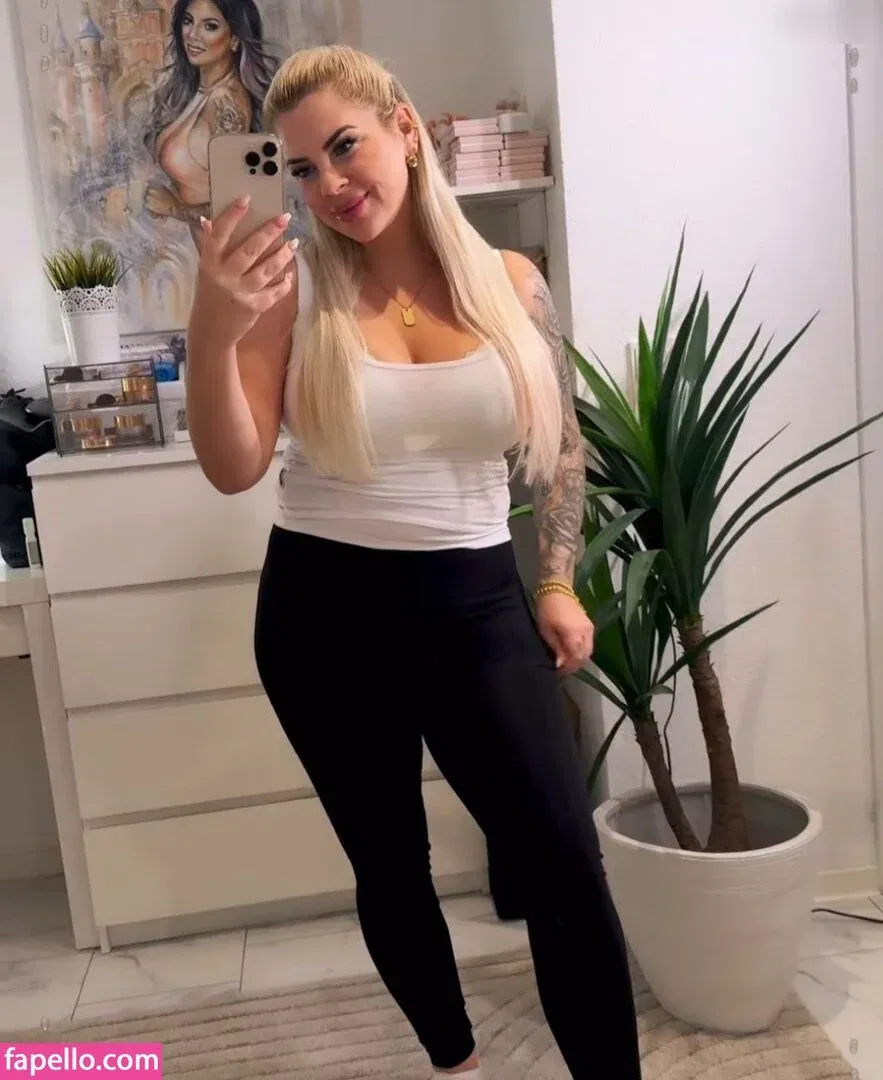 Jenny Frankhauser Onlyfans Photo Gallery 