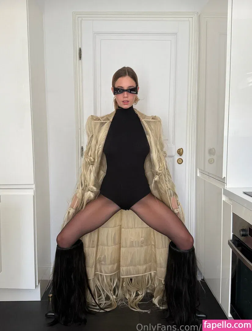 Ann Mlyg0n Onlyfans Photo Gallery 