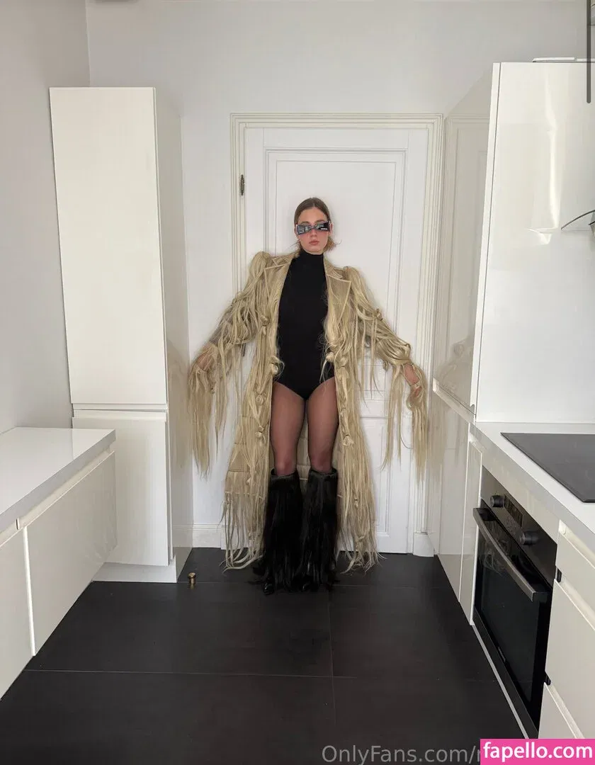 Ann Mlyg0n Onlyfans Photo Gallery 