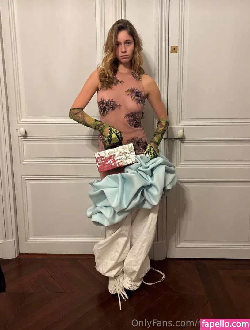 Ann Mlyg0n Onlyfans Photo Gallery 