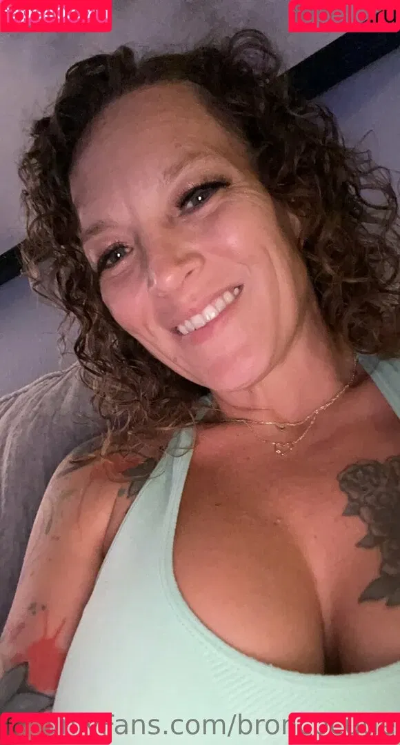 Broncocutie Onlyfans Photo Gallery 
