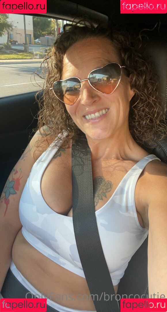 Broncocutie Onlyfans Photo Gallery 