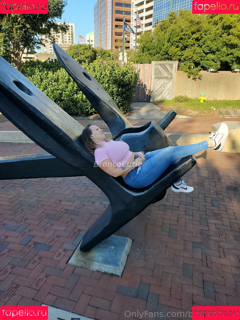 Broncocutie Onlyfans Photo Gallery 