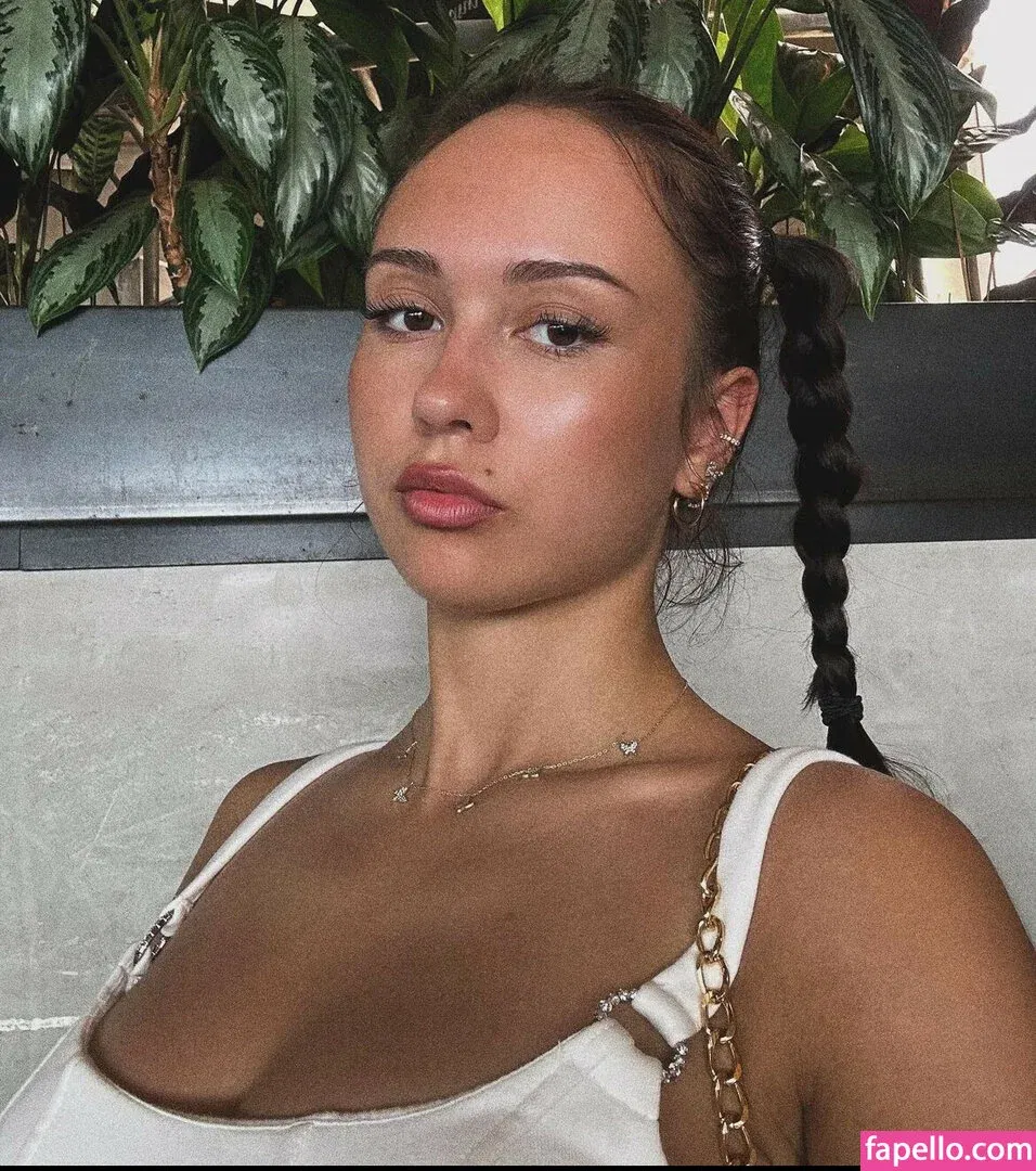 Carolyn Onlyfans Photo Gallery 