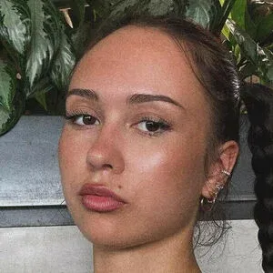 Carolyn Onlyfans Photo Gallery 