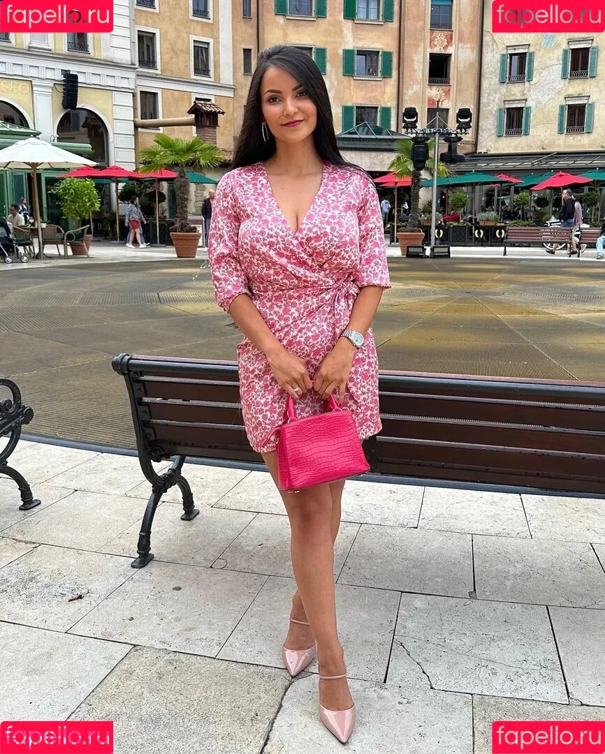 Kattia Vides Onlyfans Photo Gallery 
