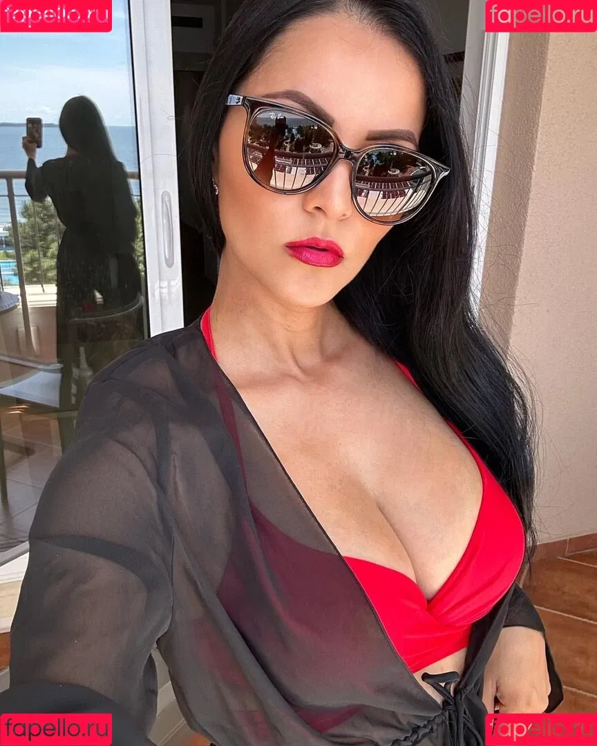 Kattia Vides Onlyfans Photo Gallery 