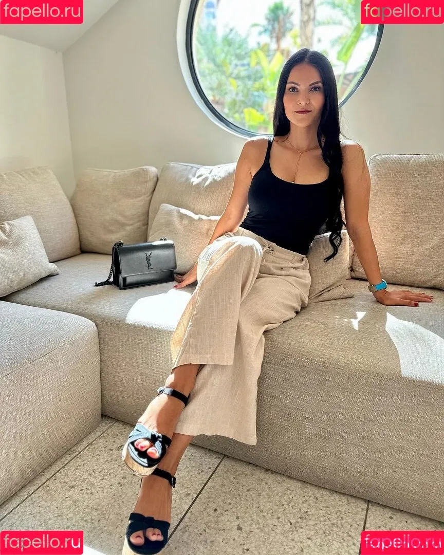 Kattia Vides Onlyfans Photo Gallery 