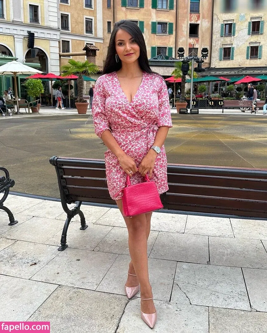 Kattia Vides Onlyfans Photo Gallery 