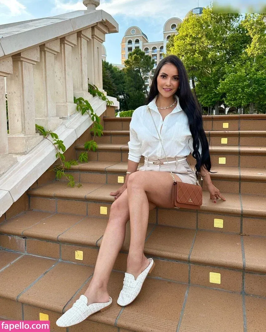 Kattia Vides Onlyfans Photo Gallery 