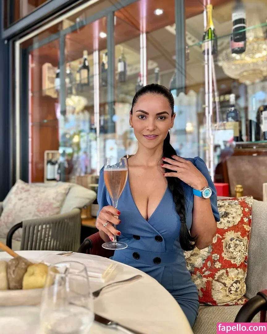 Kattia Vides Onlyfans Photo Gallery 