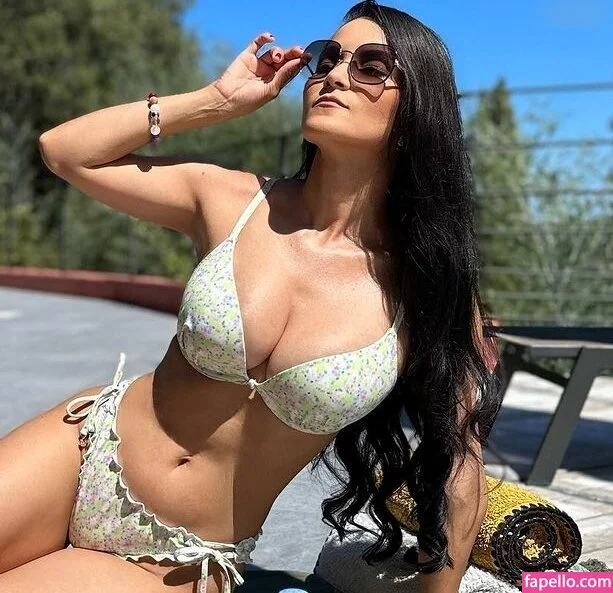 Kattia Vides Onlyfans Photo Gallery 