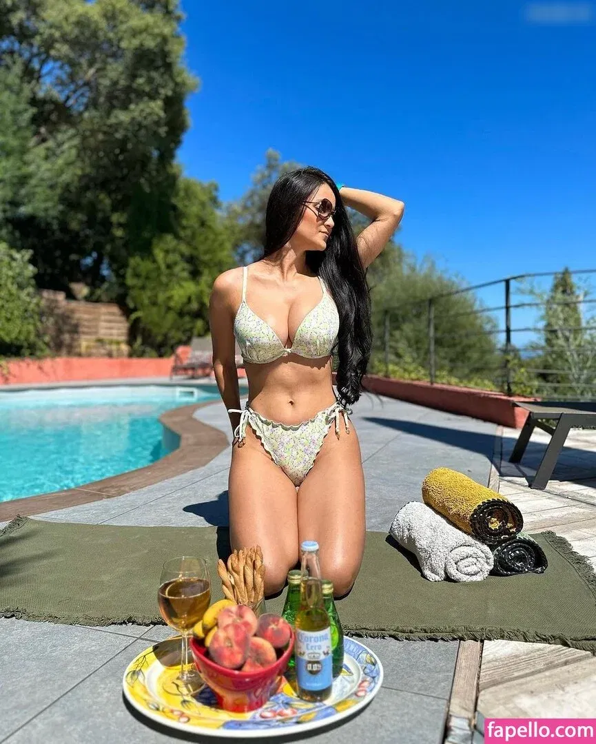 Kattia Vides Onlyfans Photo Gallery 