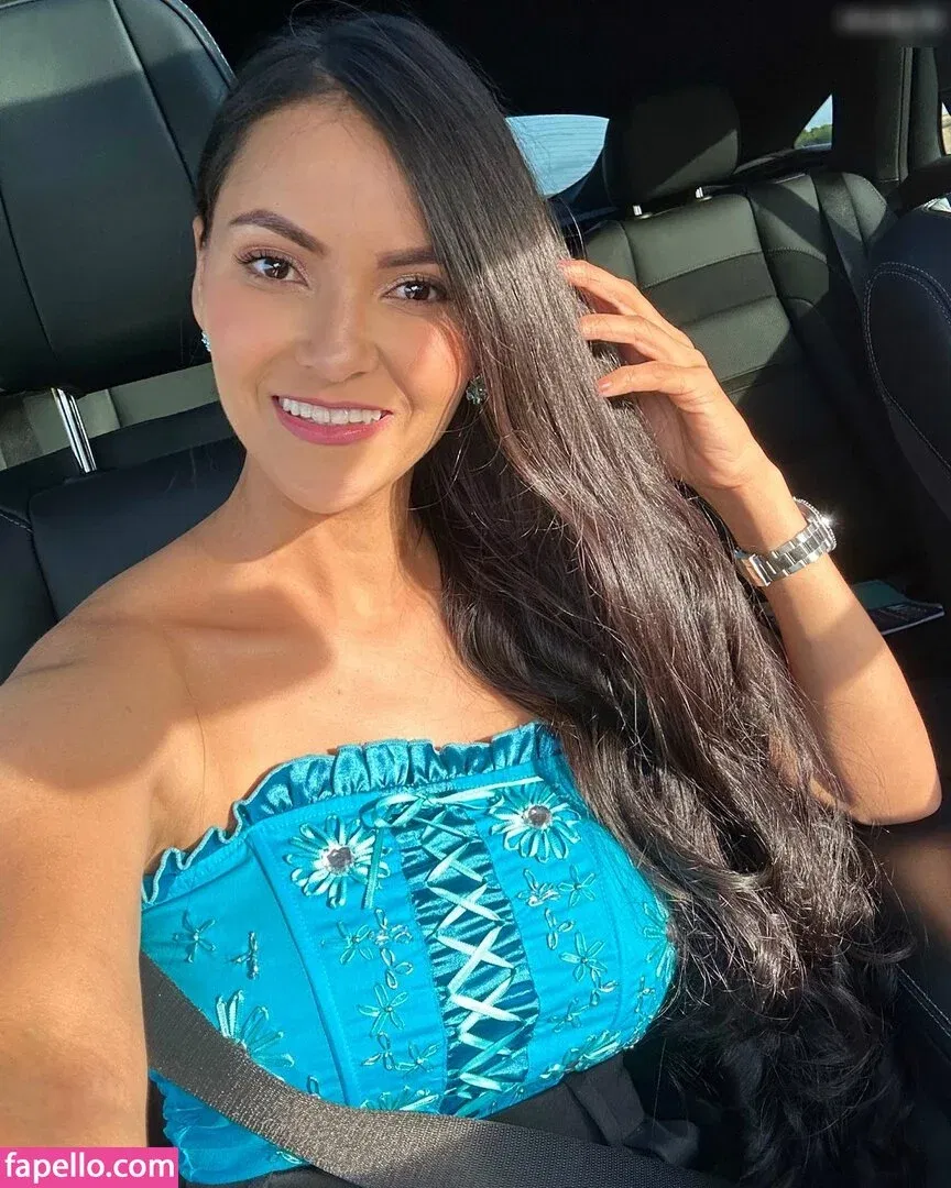 Kattia Vides Onlyfans Photo Gallery 