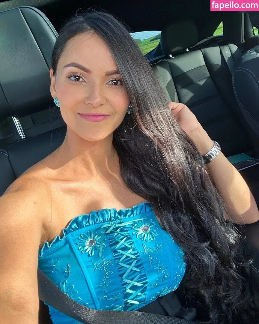 Kattia Vides Onlyfans Photo Gallery 