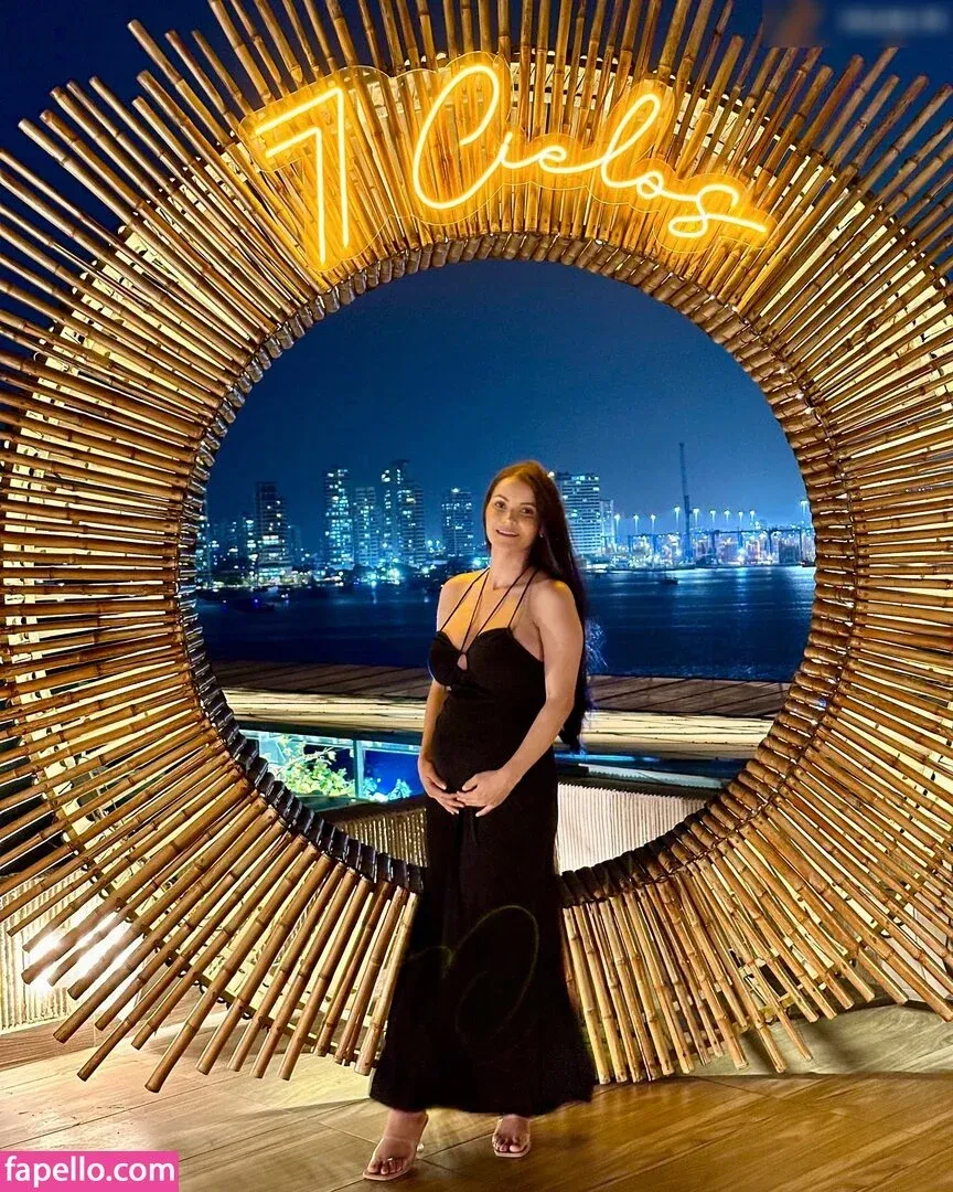 Kattia Vides Onlyfans Photo Gallery 