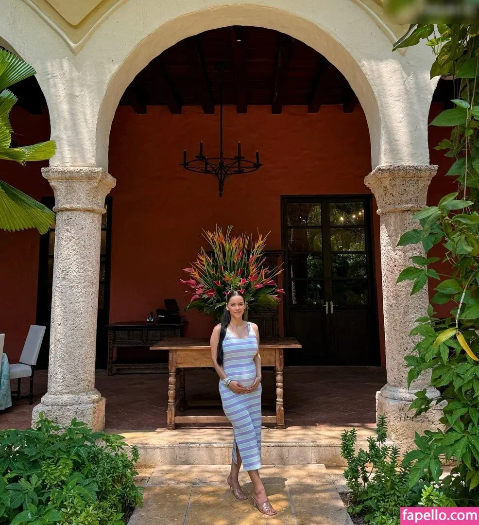 Kattia Vides Onlyfans Photo Gallery 