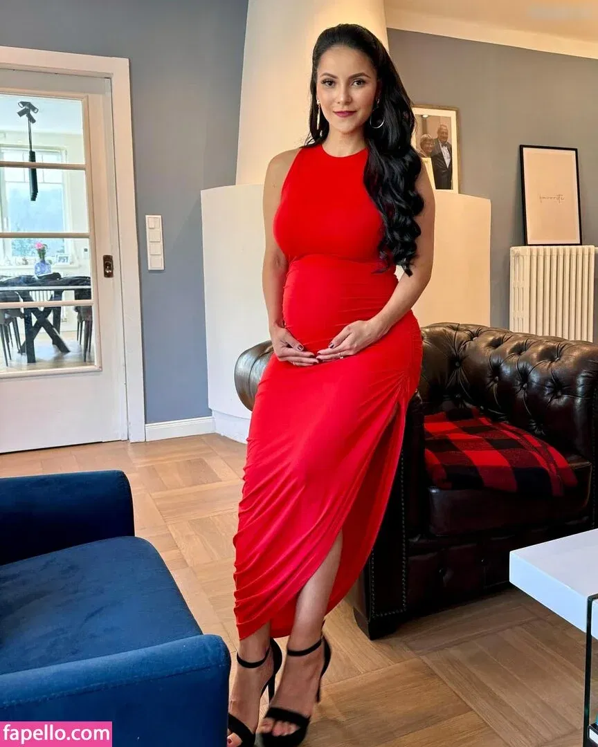 Kattia Vides Onlyfans Photo Gallery 