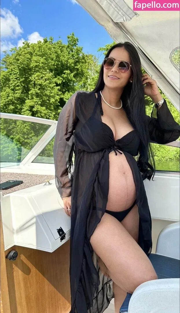 Kattia Vides Onlyfans Photo Gallery 