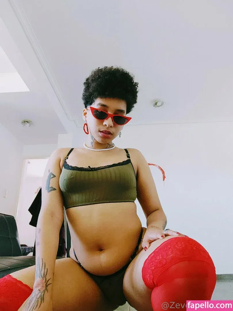 zeventhsunzet Onlyfans Photo Gallery 