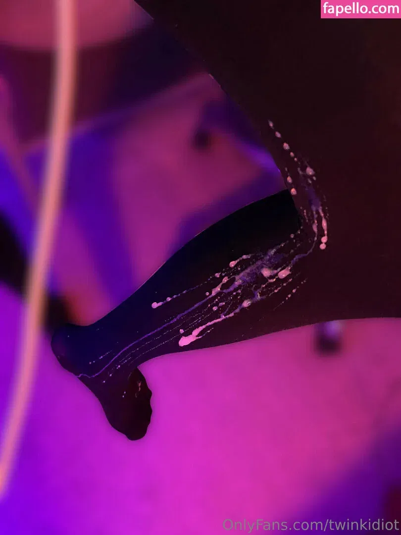 twinkidiot Onlyfans Photo Gallery 