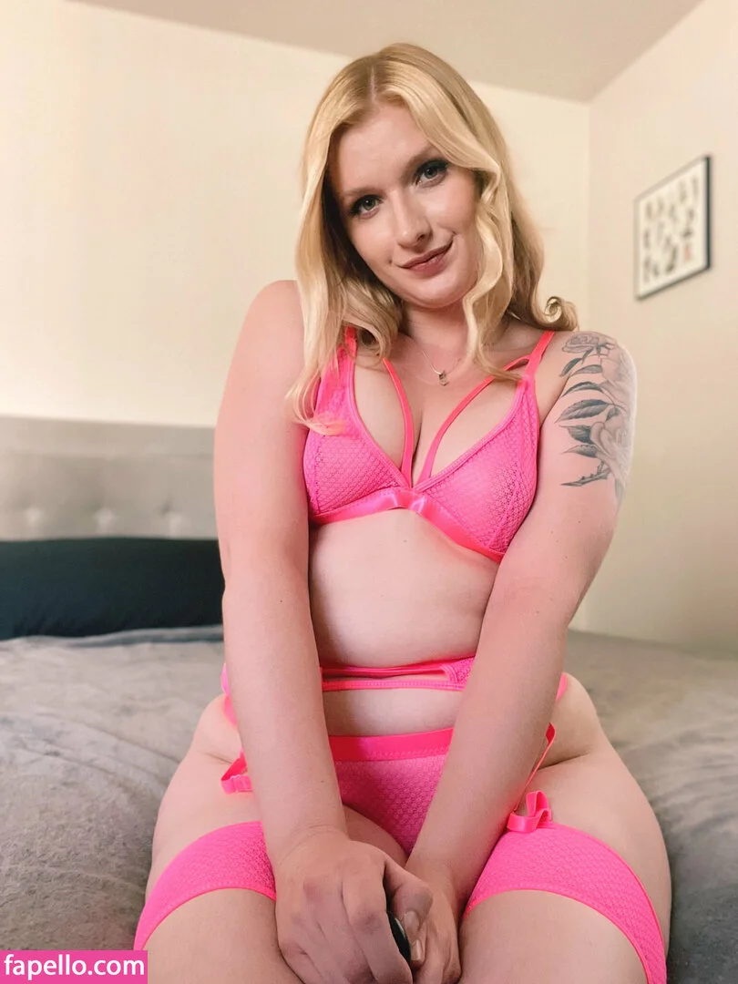 emmafromsweden Onlyfans Photo Gallery 