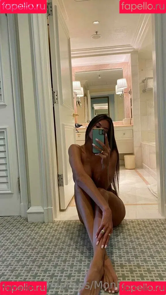 mmonik Onlyfans Photo Gallery 