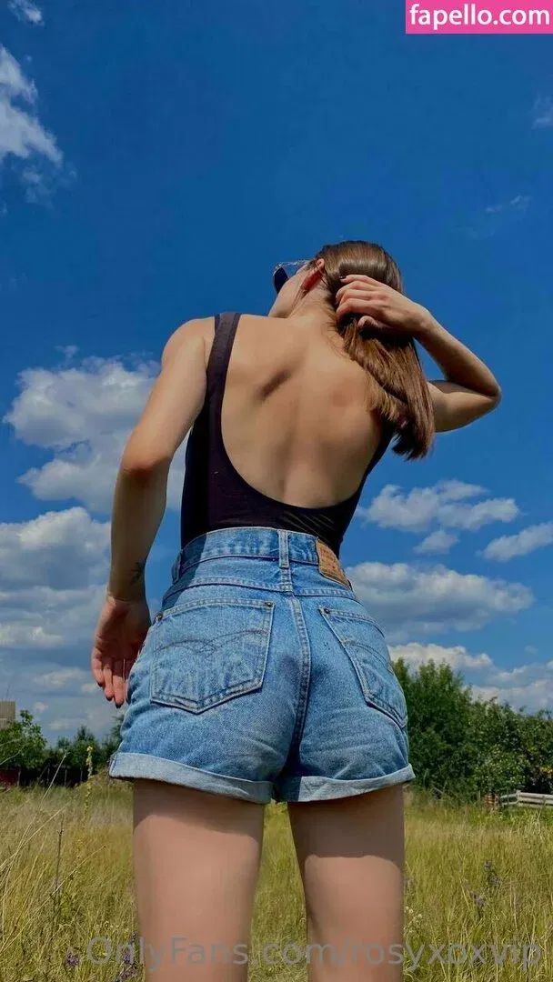 rosyxoxvip Onlyfans Photo Gallery 