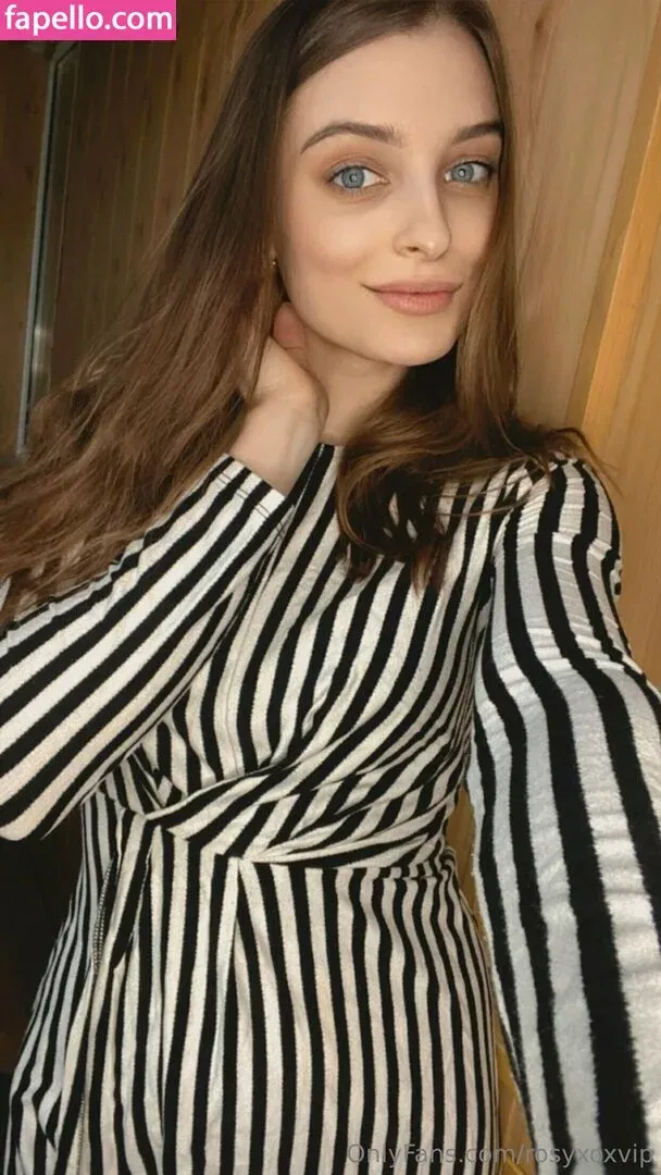 rosyxoxvip Onlyfans Photo Gallery 