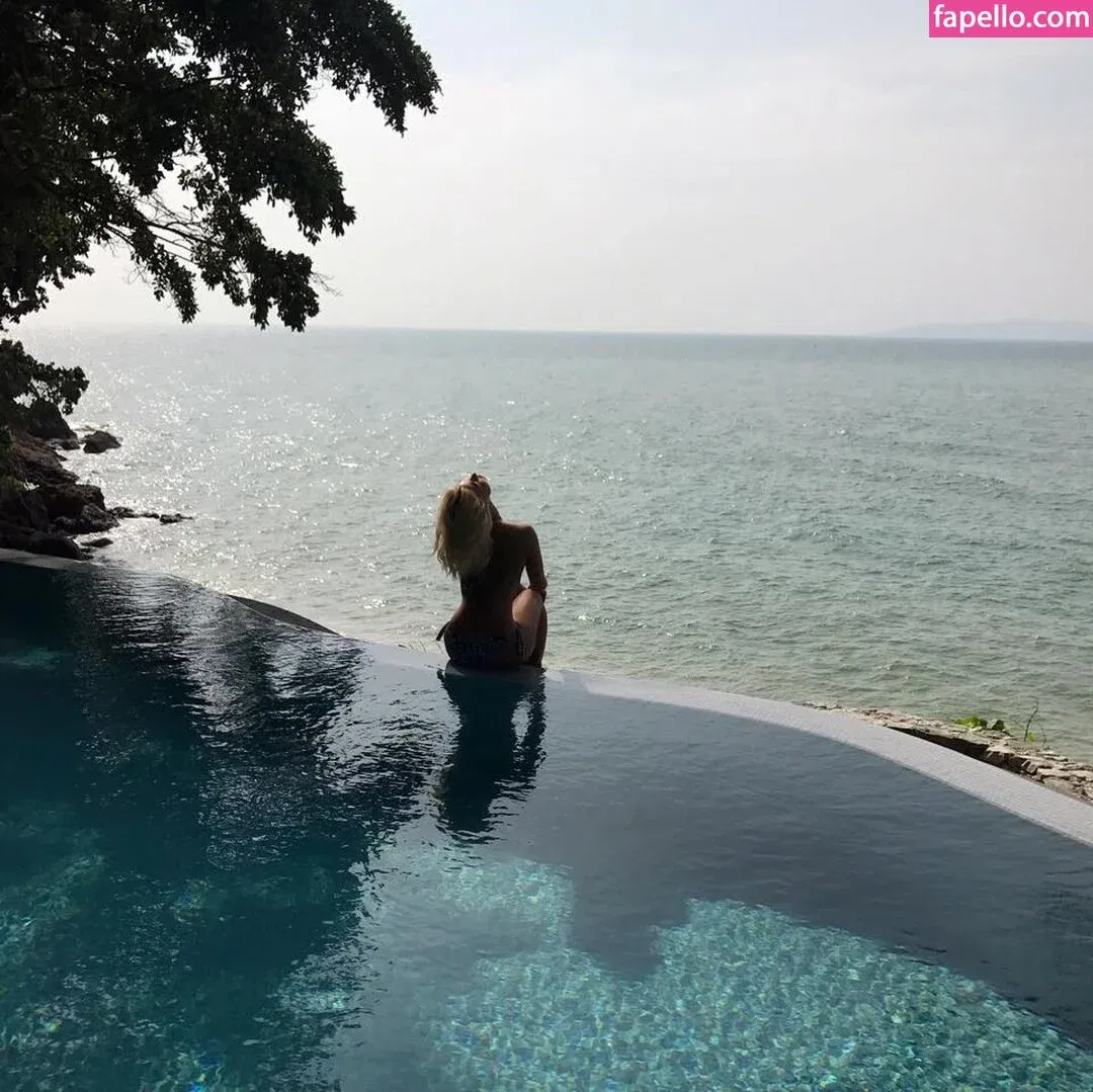 Kathrin Menzinger Onlyfans Photo Gallery 