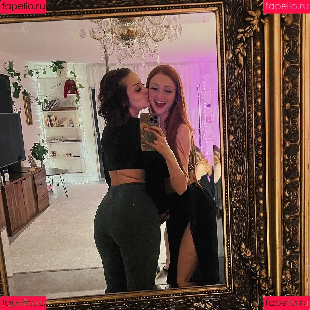 Cleo Moon Onlyfans Photo Gallery 