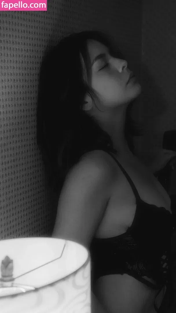 laetitia442299 Onlyfans Photo Gallery 